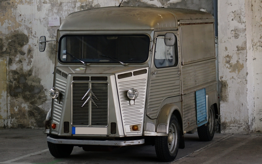 Les Citroën Type HY en miniature : une plongée dans l'histoire de ce modèle emblématique Voitures Miniatures.fr Les Citroën Type HY en miniature : une plongée dans l'histoire de ce modèle emblématique Voitures Miniatures.fr