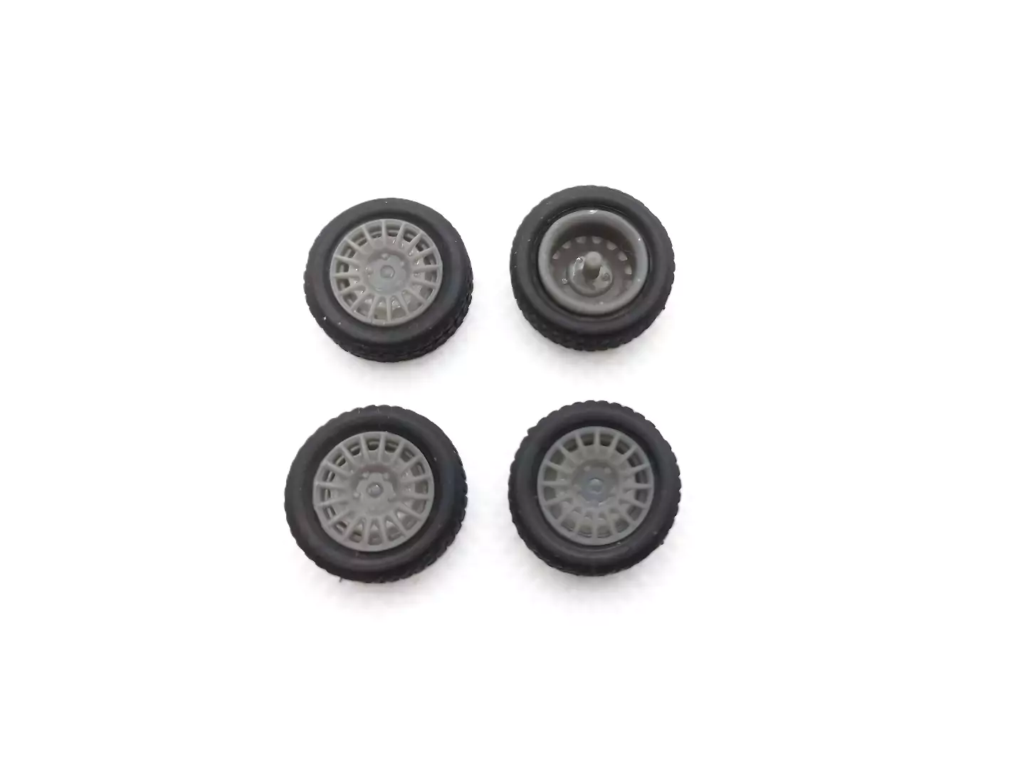 4 roues ø15 mm avec jantes Rallye - Résine - 1:43