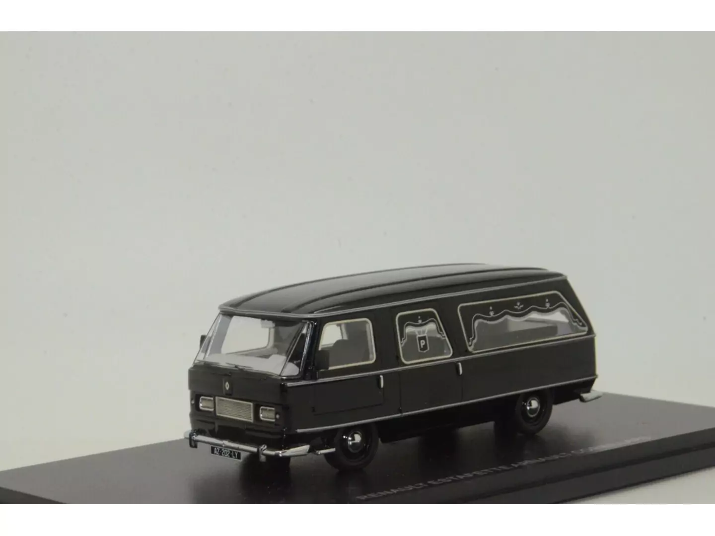 Marketplace : Renault Estafette Arnault Corbillard - PERFEX - 1:43 ...