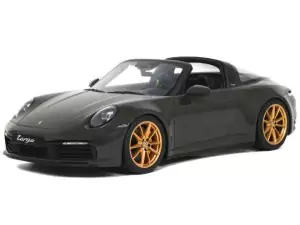 Marketplace : PORSCHE 911 (992) Targa 4S 2020 Vert olive - GT Spirit - 1:18