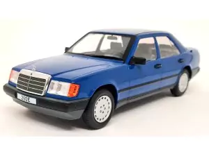 Marketplace : MERCEDES-BENZ 260E (W124) 1984 Bleu foncé - ModelCar - 1:18