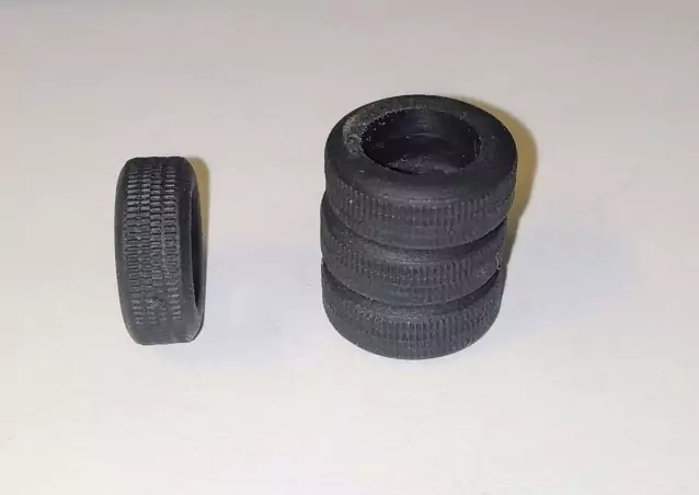 Pneus en résine souple - ø int 9.20 mm - Ech. 1:43 - Lot de 4 |Pièc...