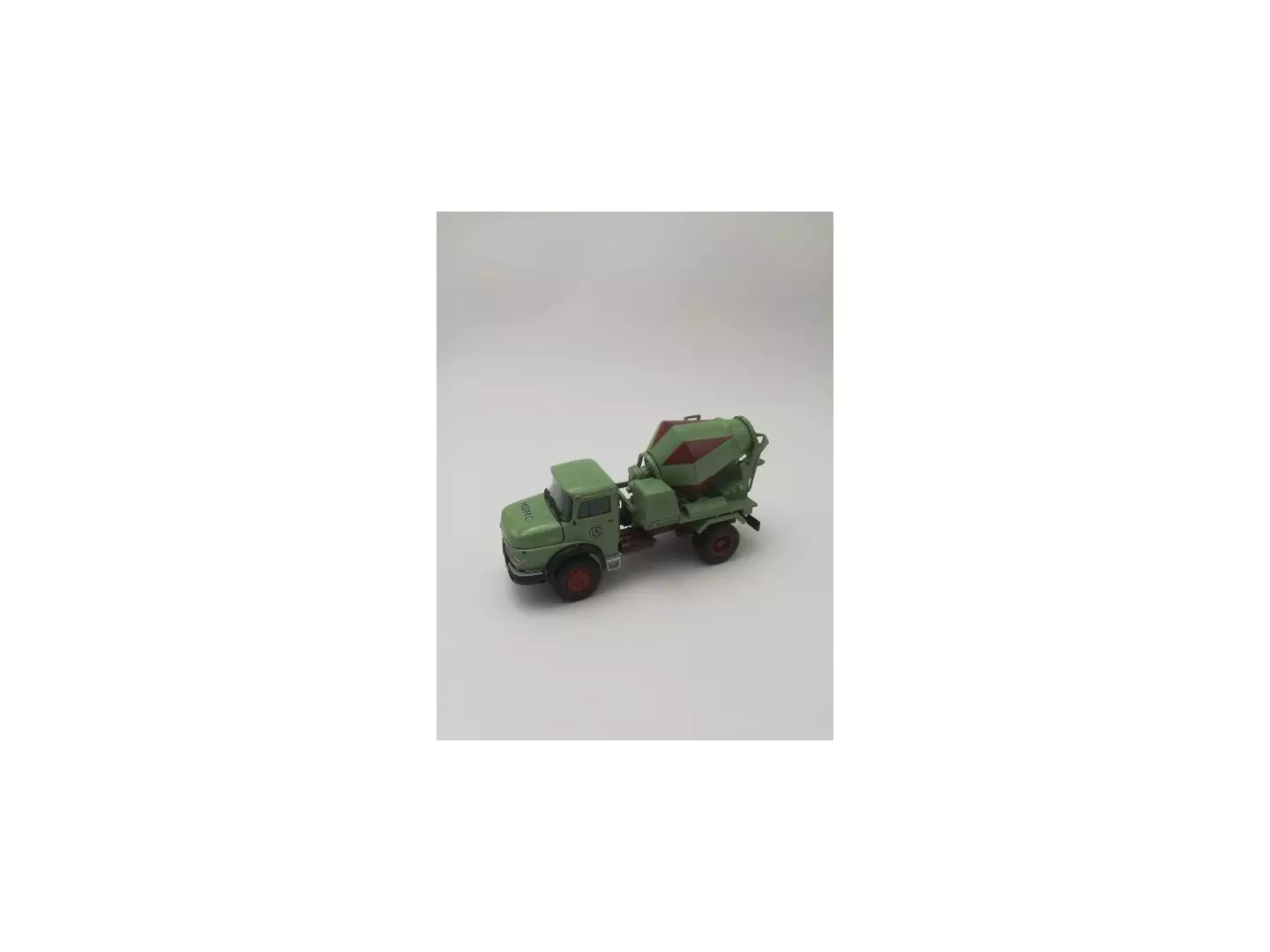 Marketplace : MERCEDES BENZ LAK 26245 4x2 camion toupie STETTER MBMC GRUN - Conrad - 1:50