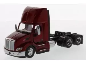 Marketplace : PETERBILT 579 6x2 Bordeaux - Diecast Masters - 1:50