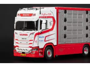 Marketplace : SCANIA S High Roof 6x4 porteur avec remorque 1+2 Essieux bétaillère BETTE GRIS - IMC Models - 1:50