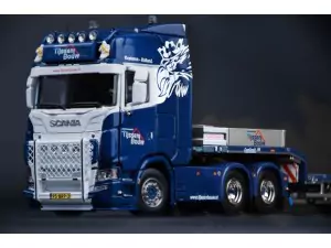 Marketplace : SCANIA S V8 HIGH ROOF 6x4 avec semi remorque surbaissé 3 essieux NOOTEBOOM TIJSSEN BOUW - IMC Models - 1:50