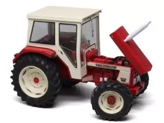 Markeplace : Tracteur 4 roues motrices INTERNATIONAL 554 4rm - REPLICAGRI - 1:32