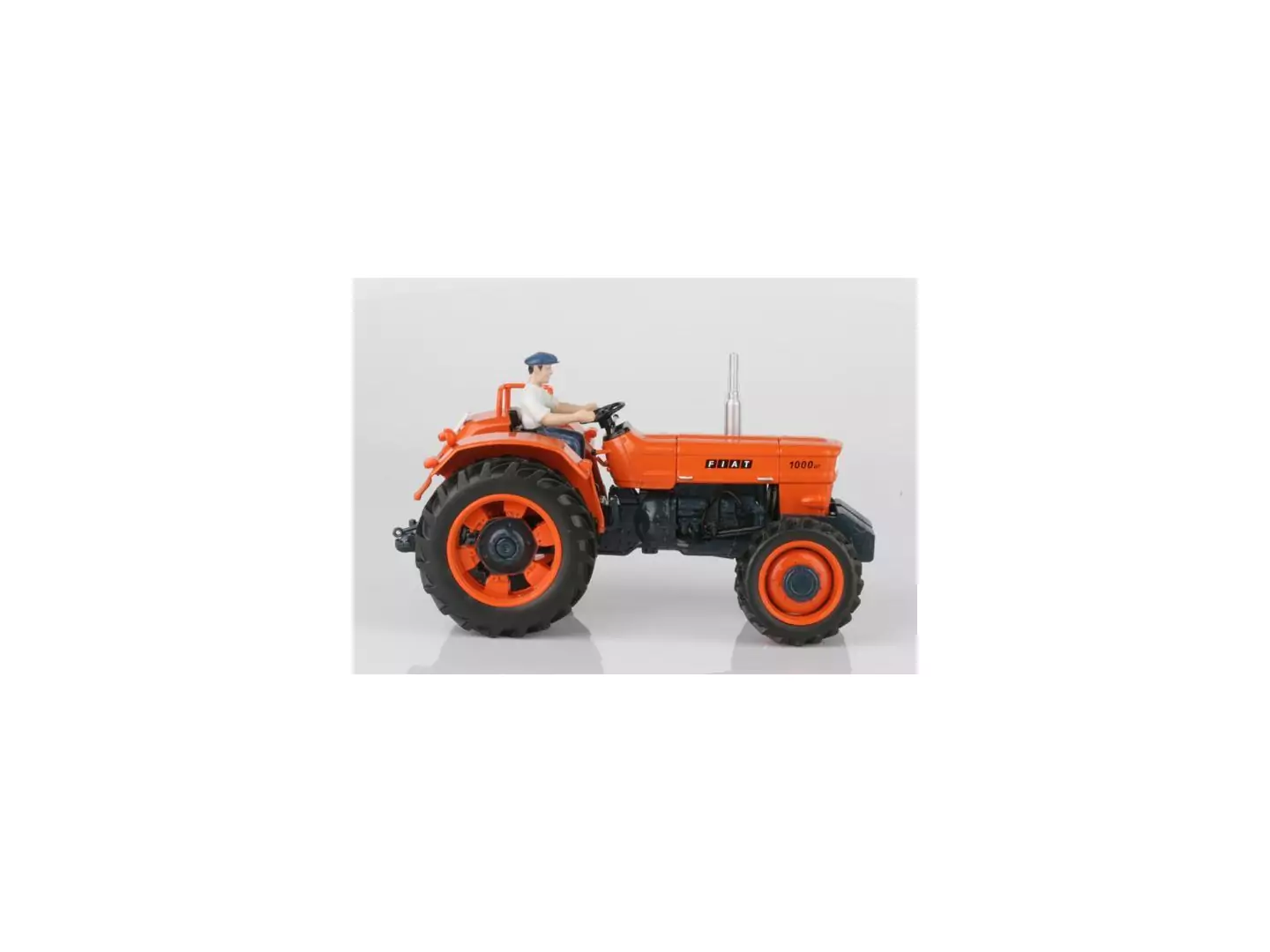 Markeplace : Tracteur FIAT 1000 DT accompagné d'une figurine  - REPLICAGRI - 1:32