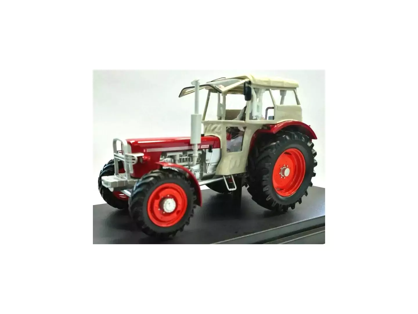 Marketplace : Tracteur EICHER Wotan rouge en résine - MOMINIATUR - ...