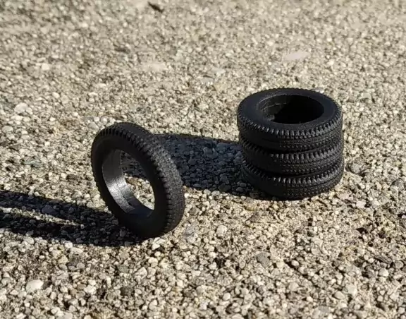 Pneus en résine souple - ø18mm Ép 3.50mm - Ech 1:43 - Par 4 |Pièces...