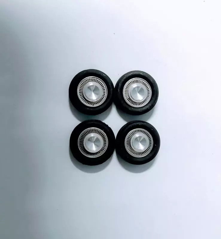 4 roues complètes en aluminium et photodécoupe - OPEL - Ech. 1:43 |...