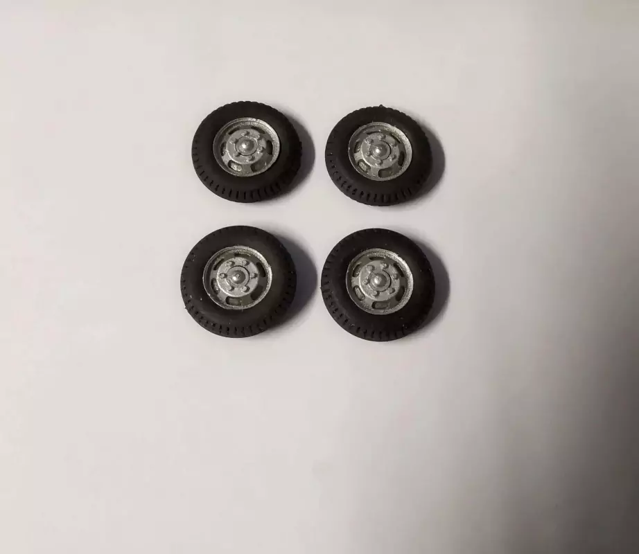 4 roues complètes pour fourgon OPEL Blitz - Ech. 1/43 - ø 19.40mm |...