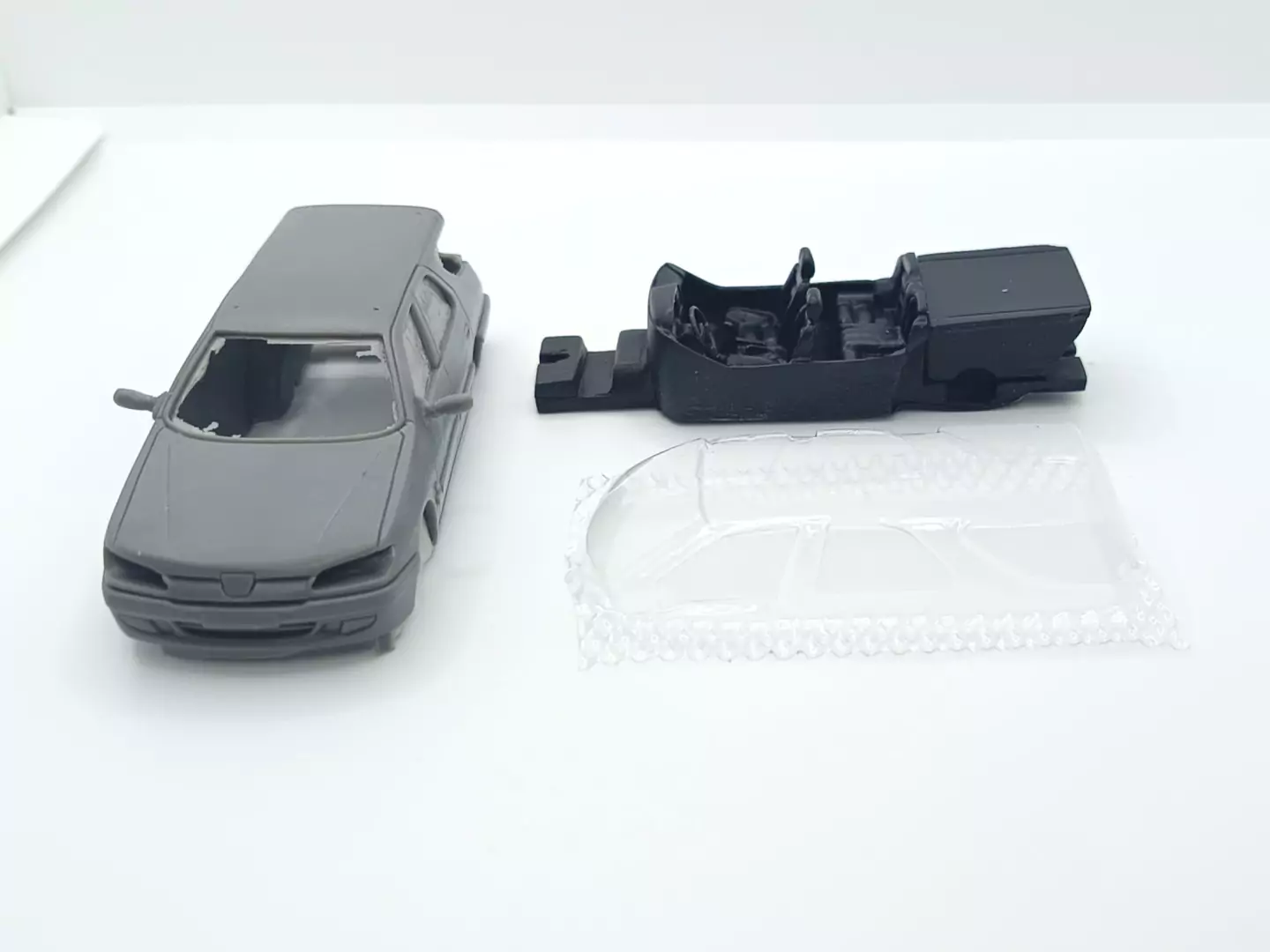 Carrosserie : PEUGEOT 306 BREAK - Résine - 1:43