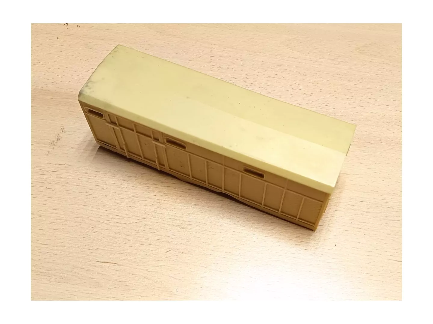 En l'état : Caisse de transport - Résine - 1/43