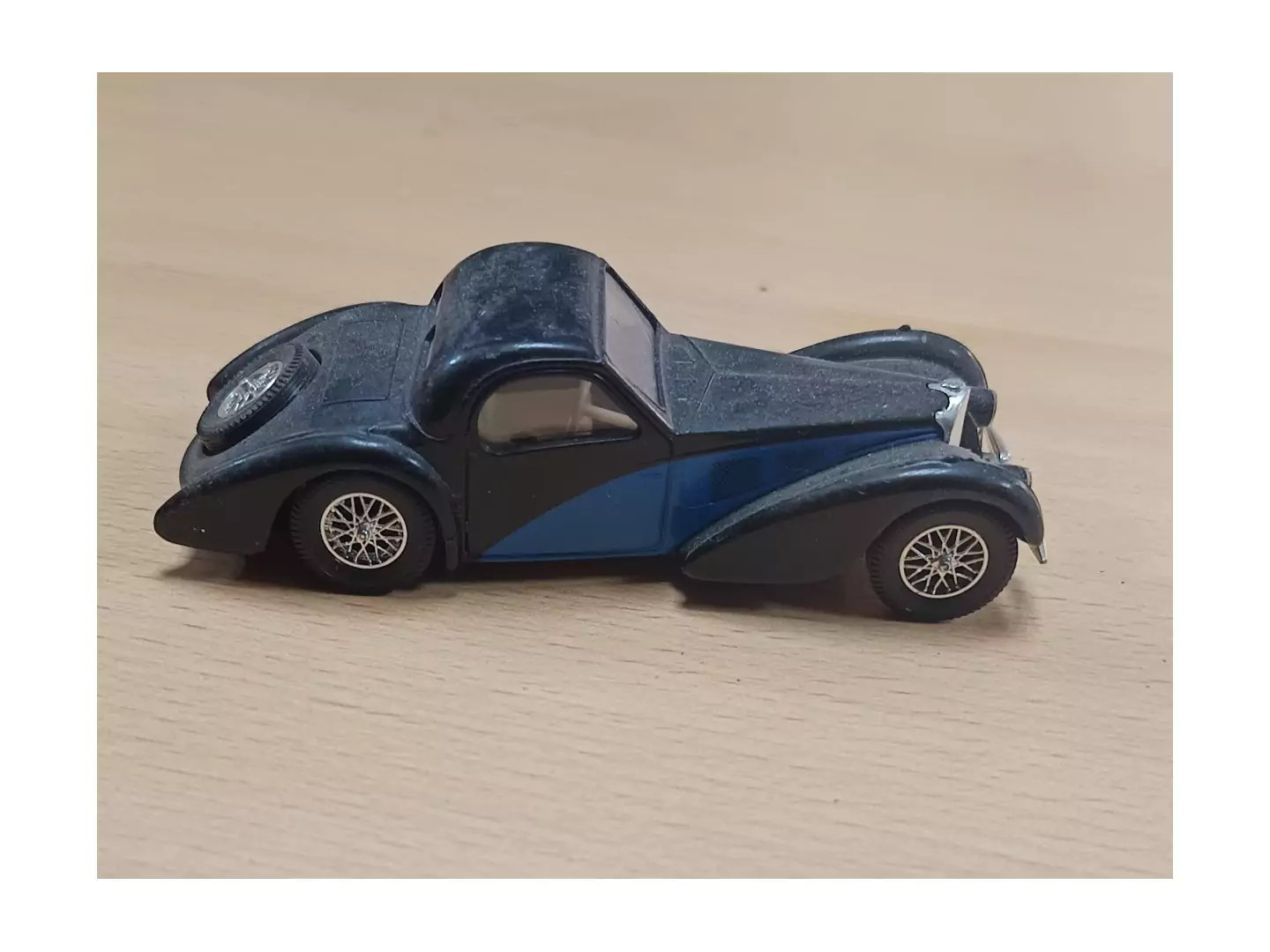 En l'état : BUGATTI 57S - SOLIDO - 1:43