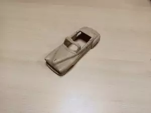 En l'état : Carrosserie - Résine - 1:43 (Objet 009)