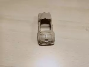 En l'état : Carrosserie - Résine - 1:43 (Objet 009)
