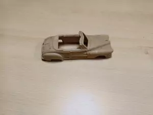 En l'état : Carrosserie - Résine - 1:43 (Objet 009)