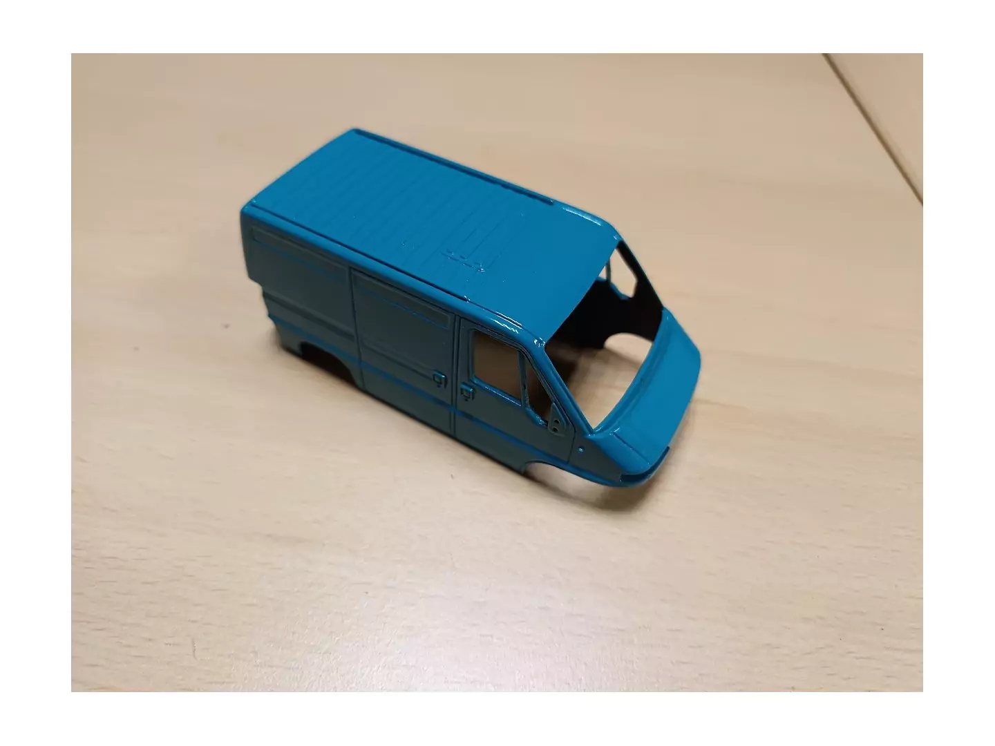 Carrosserie : Peugeot Boxer bleu - Résine - 1:43