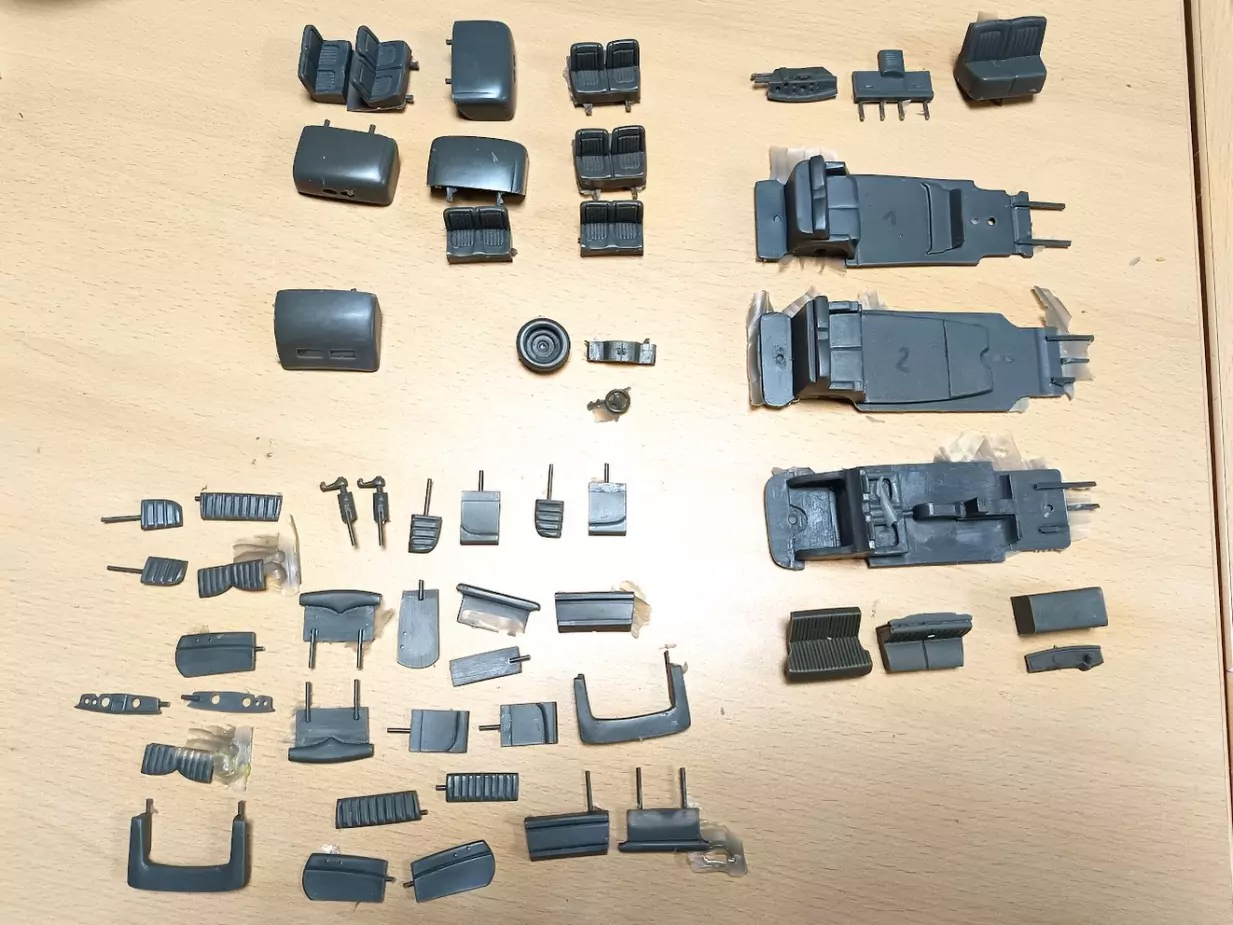 Lot de 140 pièces pour Rolls Royce et/ou Bentley - Résine - 1:43