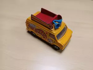 En l'état : CHEVROLET VAN Cirque Pinder - CORGI - 1:43