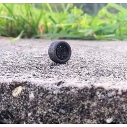 4 roues complètes noires - Diam. 13mm - Ech. 1:43 - Résine