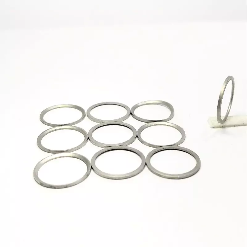 10 bagues "forme" - Laiton traité aspect Mat - ø 11,10 mm X 0.60 mm...