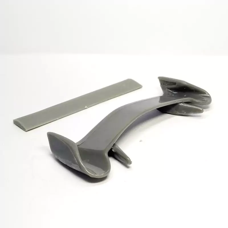 Aileron en 2 parties - 75.50 mm - Résine - 1:18