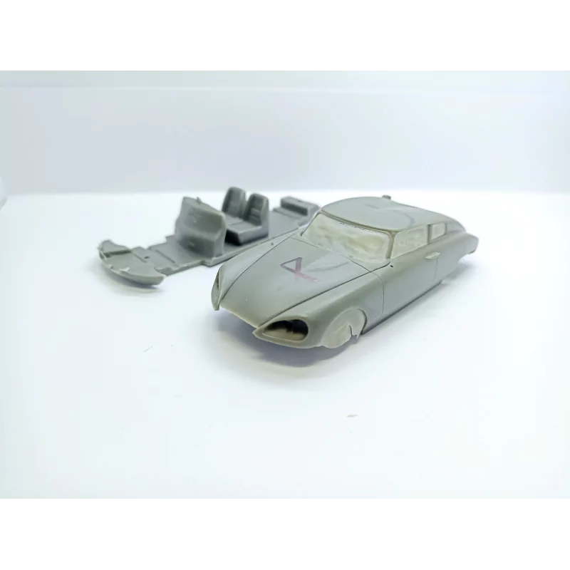 Carrosserie : En l'état : CITROËN DS Coupé Proto - Résine - 1:43