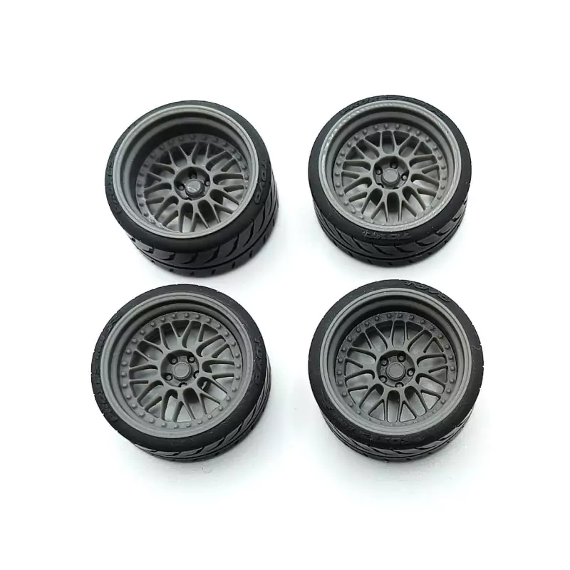 4 roues ø34 mm - Pneu en résine souple - 1:18
