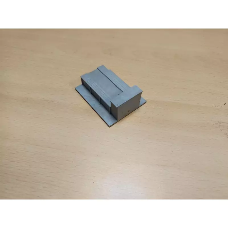 En l'état : Caisse (pompiers??) 6.50 x 5 cm - Résine - 1:43