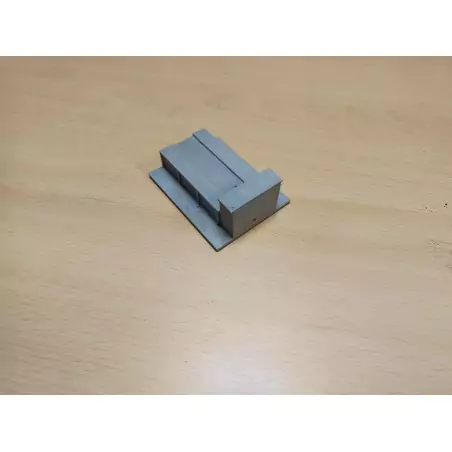 En l'état : Caisse (pompiers??) 6.50 x 5 cm - Résine - 1:43