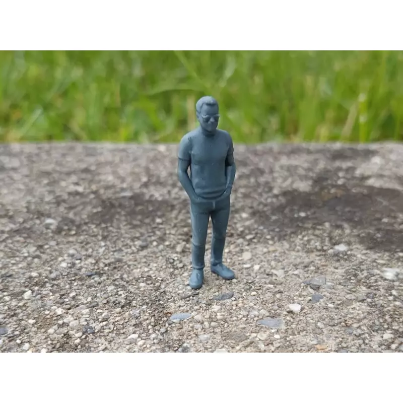 Diorama : Homme debout avec lunettes H.42.70mm - 3D CREATIVE - 1:43