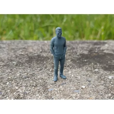 Diorama : Homme debout avec lunettes H.42.70mm - 3D CREATIVE - 1:43