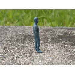 Diorama : Homme debout avec lunettes H.42.70mm - 3D CREATIVE - 1:43
