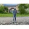 Diorama : Homme debout avec lunettes H.42.70mm - 3D CREATIVE - 1:43