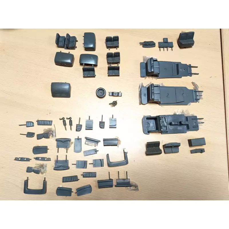 Lot de 140 pièces pour Rolls Royce et/ou Bentley - Résine - 1:43