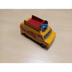 En l'état : CHEVROLET VAN Cirque Pinder - CORGI - 1:43