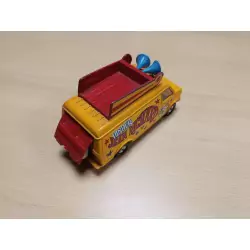 En l'état : CHEVROLET VAN Cirque Pinder - CORGI - 1:43