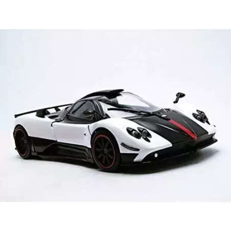 Marketplace : PAGANI Zonda 5 2008 blanc - Motor Max - 1:18