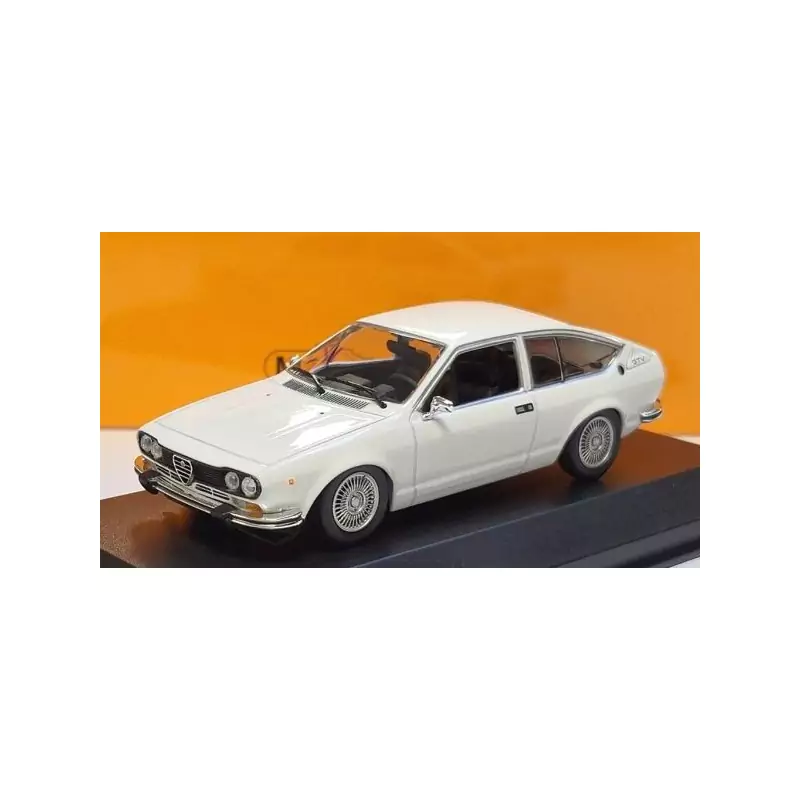 Marketplace : ALFA ROMEO Alfetta GTV 1976 Blanc - Maxichamps - 1:43