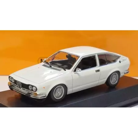 Marketplace : ALFA ROMEO Alfetta GTV 1976 Blanc - Maxichamps - 1:43