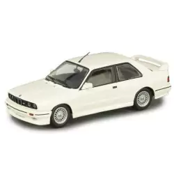 Marketplace : BMW M3 1987 blanche - Maxichamps - 1:43