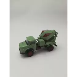 Marketplace : MERCEDES BENZ LAK 26245 4x2 camion toupie STETTER MBM...