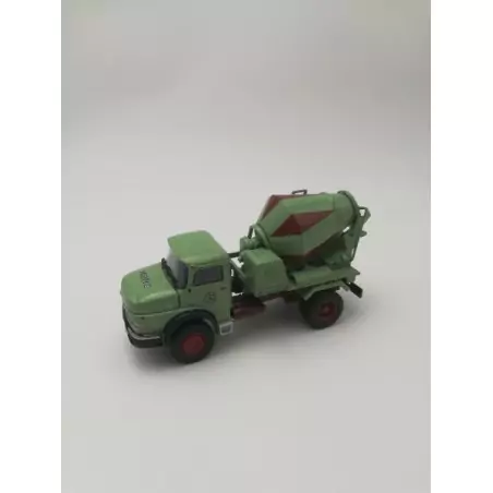 Marketplace : MERCEDES BENZ LAK 26245 4x2 camion toupie STETTER MBM...