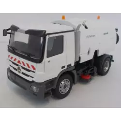 Marketplace : MERCEDES BENZ Actros MP03 CI 2015 balayeuse BUCHER Ci...