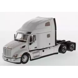 Marketplace : PETERBILT 579 6x4 Blanc - Diecast Masters - 1:50