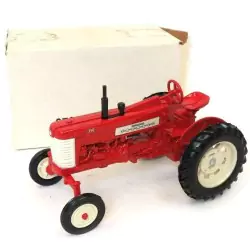 Marketplace : Tracteur FARMALL 350 - ERTL - 1:16