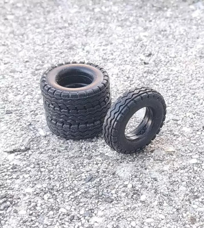 Pneus souples par 4 - ø intérieur 11mm - Ech. 1:43