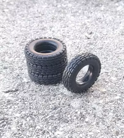Pneus souples par 4 - ø intérieur 11mm - Ech. 1:43